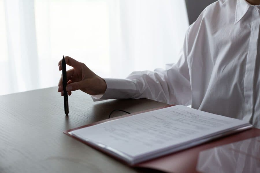 Vérification attentive d'un devis